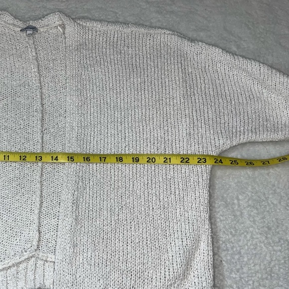 Small Cardigan - Picture 5 of 11